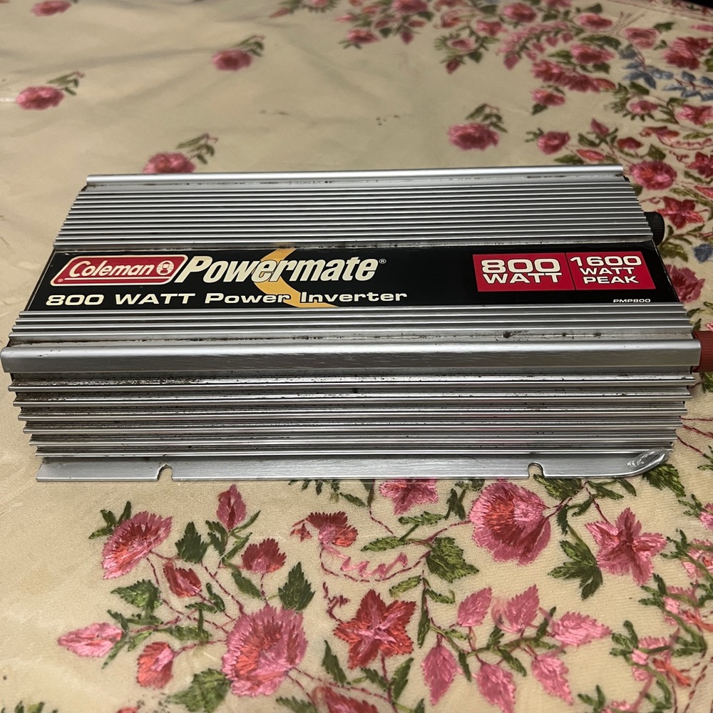 Coleman Power inverter 800 watts 1600. Watts peak